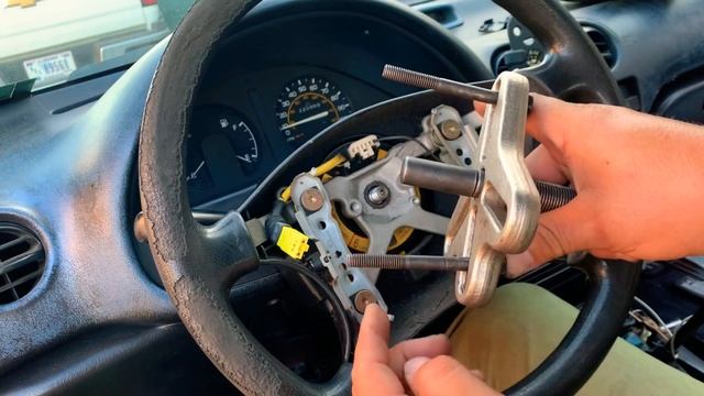 How to replace a steering wheel on a car Toyota Tercel 91-94 @elchanojose4633 смотреть онлайн