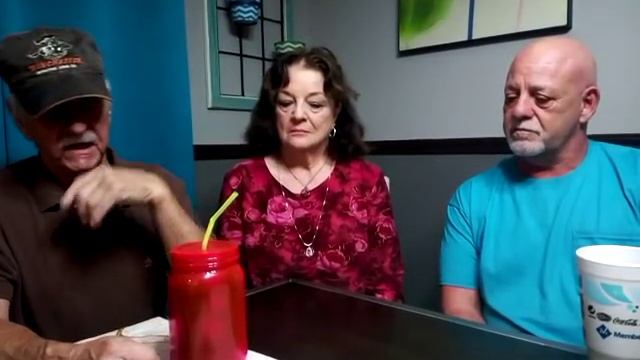 Elvis and the Police Officer смотреть онлайн