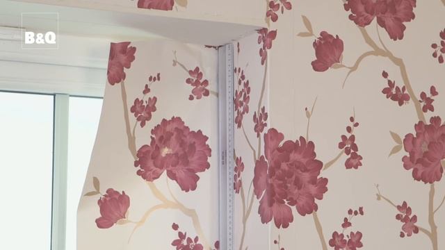 How to hang wallpaper part 3: corners & obstacles смотреть онлайн