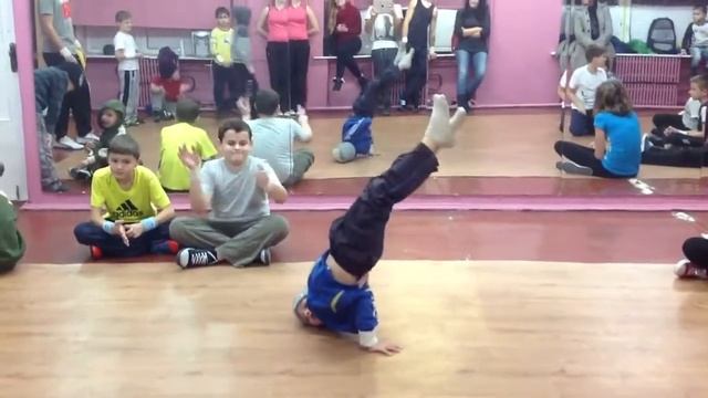 Danilov School: Battle B-boy Lil Cap смотреть онлайн