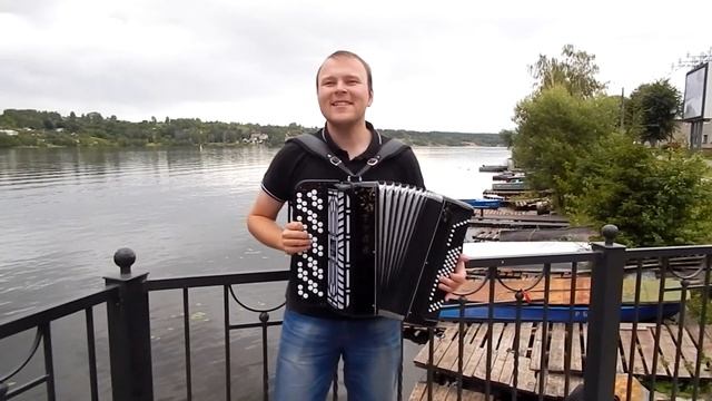Играет и поёт Павел Сивков (баян) - "А с неба падала звёздочка" смотреть онлайн
