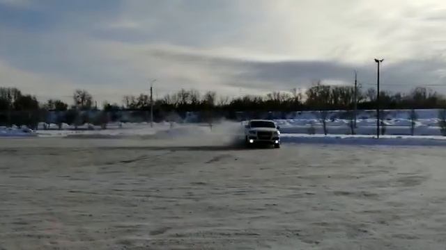 Ауди Q7 V12 6.0 TDI & Audi Q7 V8