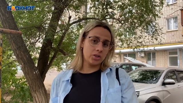 В невыносимой вони 2 месяца живут волжане из-за прорыва трубы в подвале смотреть онлайн