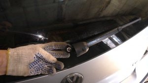 VW Polo 2001-2009 Как снять задний дворник - Removing the rear wiper