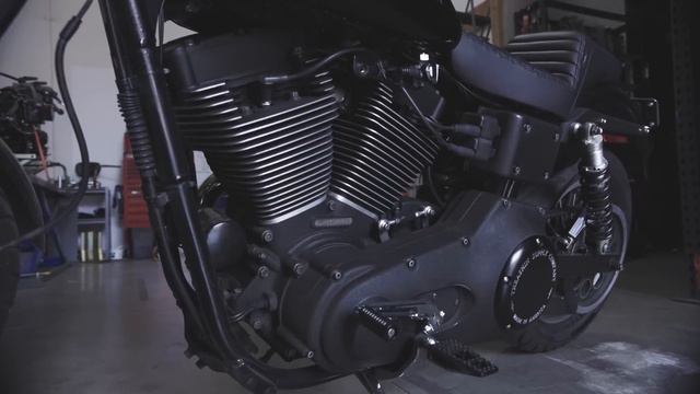 Early Model Dyna vs. Late Model Dyna - Thrashin Supply Bike Comparison смотреть онлайн