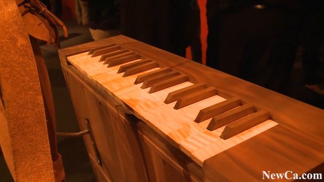 Leonardo Da Vinci's Harpsichord-Viola Unveiled At The Ontario Science Centre 2011 (HD)