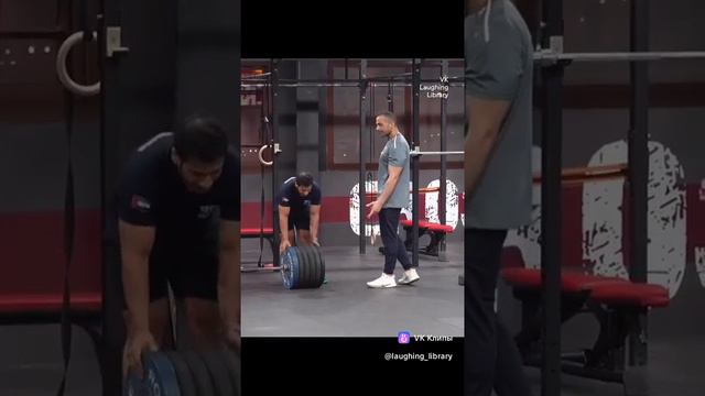 Уборщик просто угорает над качками!) смотреть онлайн