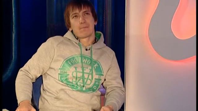 Профессиональные творческие студии "Простые вопросы 1" смотреть онлайн
