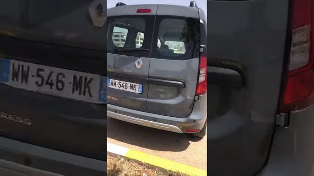 Nouvelle Renault Express Van Combispace disponible à l'aéroport d'Oran chez Orancar. смотреть онлайн