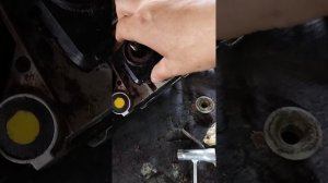 Как снять маслянный насос на бензопиле Хутер.