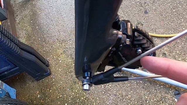 Fitting SKS Bluemels mudguards ( fenders !) to a Trek Checkpoint gravel bike Ep.57 смотреть онлайн