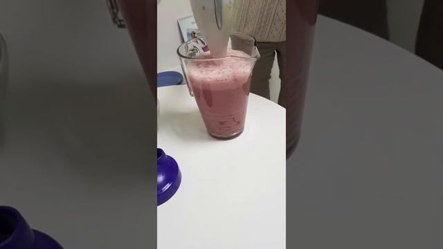 Вкусный Wellness-смузи с ягодами и мятой?? смотреть онлайн