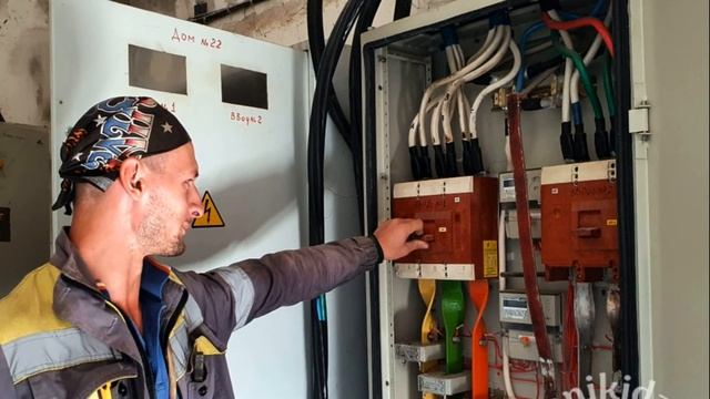 Мы наш, мы новый мир построим - в Мариуполь возвращается электричество смотреть онлайн