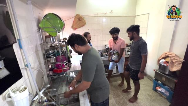 என்ன பாத்தா Joker மாறி இருக்கா 😋💥 Fun Cooking With BOYS🎉 | Vj Siddhu Vlogs смотреть онлайн