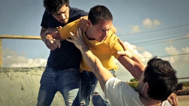 Не избегай драки, раны заживут быстрее, чем самооценка (© цитаты великих Д0ЛБ@EБ0V) смотреть онлайн