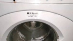hotpoint-indesit WIL 82 - SUPER OVERFILLED with water! (old video)