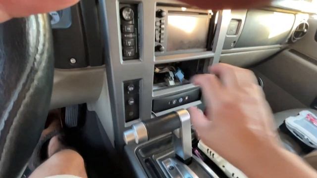 HOW TO REPLACE HVAC CONTROL MODULE ON A HUMMER H2 смотреть онлайн
