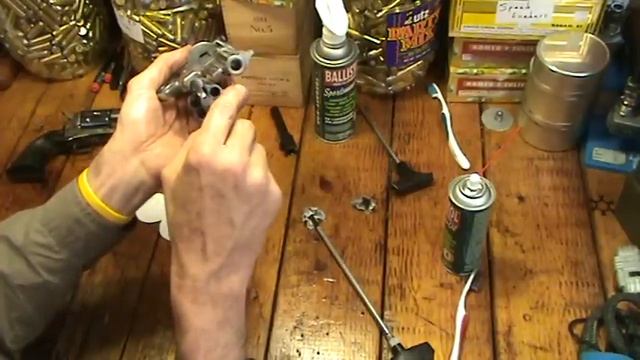 Revolver Cleaning смотреть онлайн
