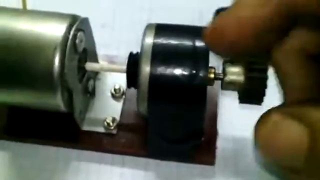 Ставим редуктор от мотора ДСД2 П1 на 12 вольтовый мотор для инкубатора смотреть онлайн