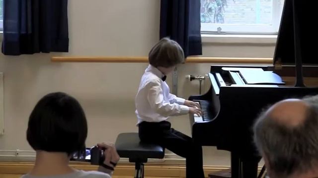 Theo, 7 years playing piano смотреть онлайн