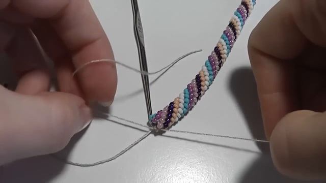 Видеоурок: Лариат со съемными подвесками смотреть онлайн