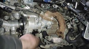 Митсубиси L200 4N15 сняли форсунки и тнвд