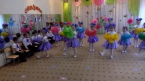 Танец "Озорные бантики" (старшая группа)