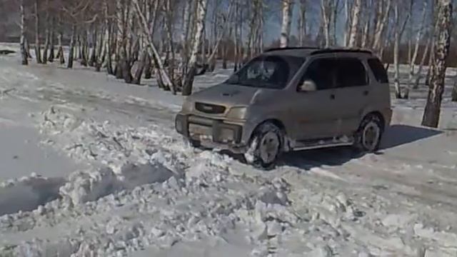 ТЕРИОС В СНЕЖНУЮ ГОРКУ смотреть онлайн