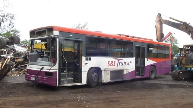 Volvo B10M Mark 4 - SBS2657T pull to scrap corner смотреть онлайн