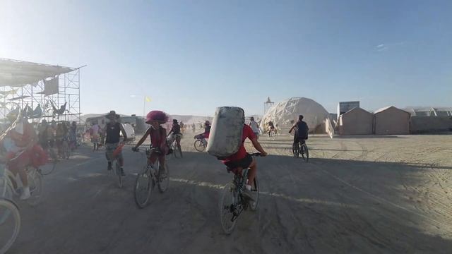 BURNING MAN 2022 : VLOG | Волшебство или сумасшествие? Неделя в пустыне без связи и денег смотреть онлайн