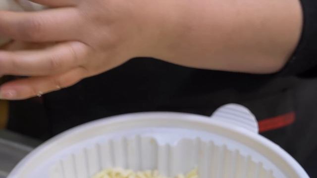 9가지맛 천원 고로케 달인! 가득넣는 치즈와 다양한 주먹가득 토핑 Full of cheese! 9 flavor croquettes - Korean street food смотреть онлайн