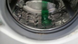 В резинке стиральной машины остается вода. Что делать?