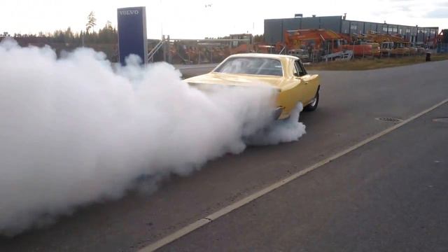 1970 Hemi Roadrunner Burnout
