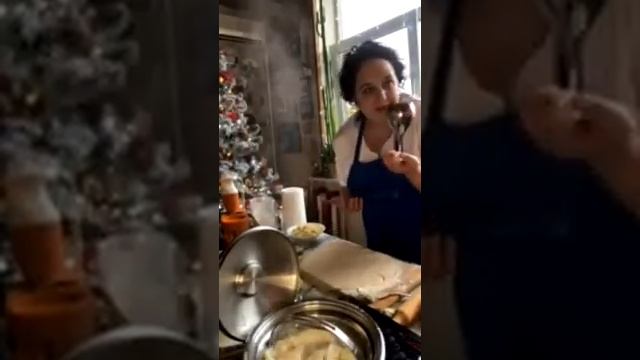 Вареники с сюрпризами в старый новый год смотреть онлайн