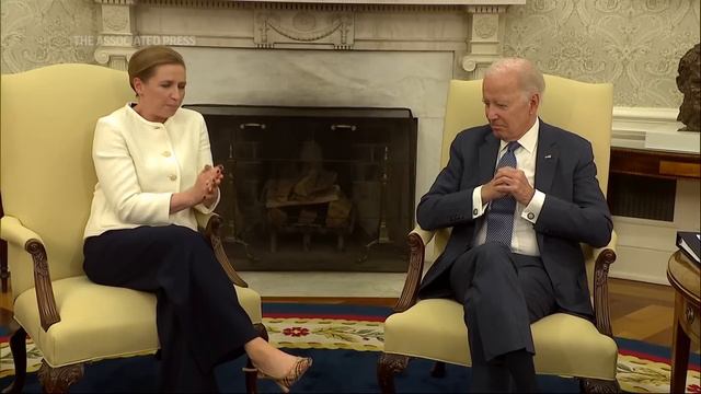 Biden welcomes Denmark's PM for talks on Ukraine смотреть онлайн