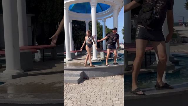 В поисках места для купания.