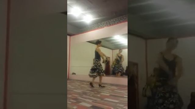 Севильяна 1-ая с кастаньетами смотреть онлайн