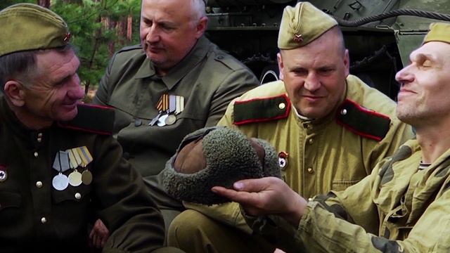 Василий Тёркин На привале смотреть онлайн