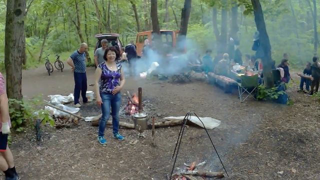 Солнечная Макутия, отдых с друзьями на роднике Каменный Бродок смотреть онлайн