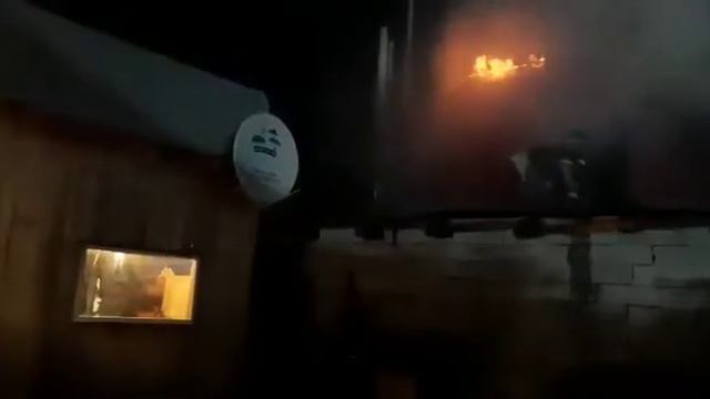 Пожар на улице Ивана Грязнова в Екатеринбурге смотреть онлайн