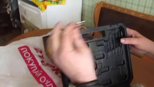 Распаковка — Аккумуляторный шуруповерт RockForce BT-CD11-A1 12V смотреть онлайн