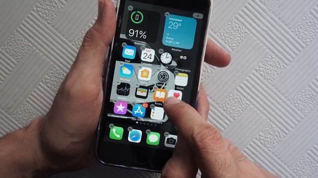 How to Rearrange/Move/Change icons location on iPhone Home Screen iOS14 смотреть онлайн