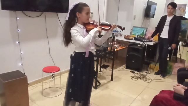 Выступаю в книжном магазине. Танго "Por una cabeza" из к/ф "Запах женщины" смотреть онлайн