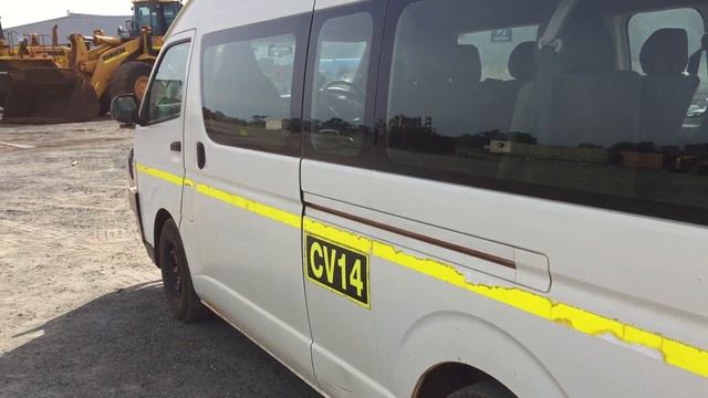 2010 Toyota Commuter 200 Series 12 Seater Bus – CV14 смотреть онлайн