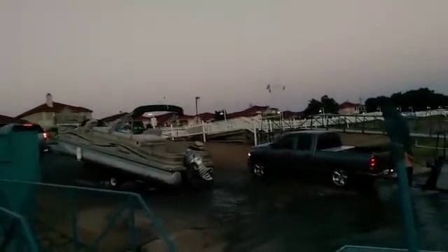 Вытягивают лодку смотреть онлайн