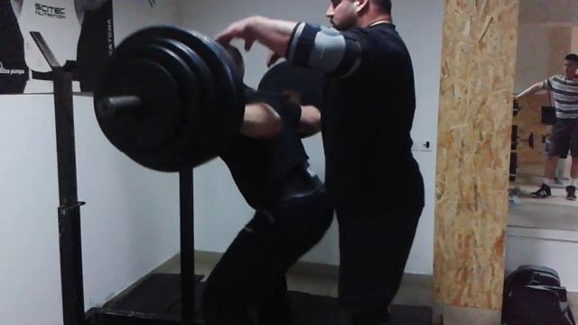 Bulatovic - squat 230kg x 2 RAW (no wraps) смотреть онлайн
