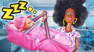 Куклы пупсы и игры в дочки матери для девочек – Беби Бон Эмили на медицинском осмотре