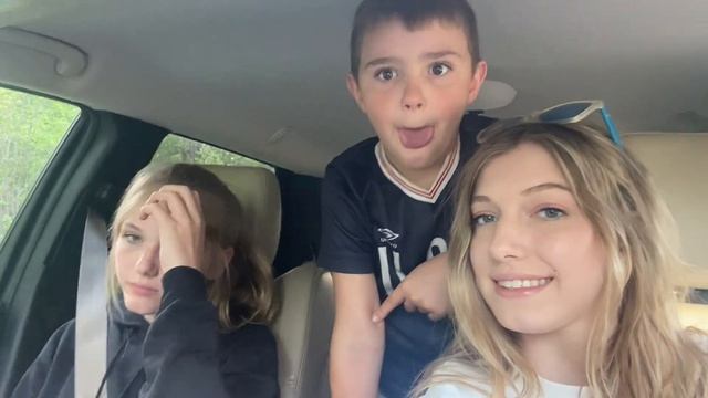 BROOKE & ASHLEY FUNNY MOMENTS PART 31 смотреть онлайн