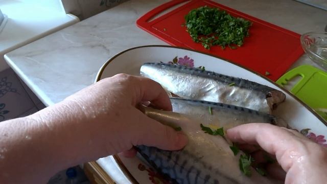 СКУМБРИЯ. Диетическое Приготовление Скумбрии в Духовке с Яблоками в Фольге //Mackerel in the oven смотреть онлайн