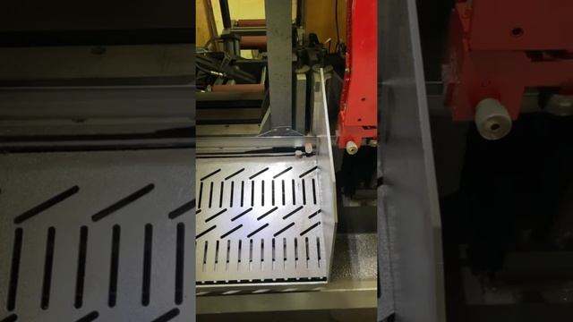 Демонстрация автоматического ленточнопильного станка Metmachine ALS3032 смотреть онлайн